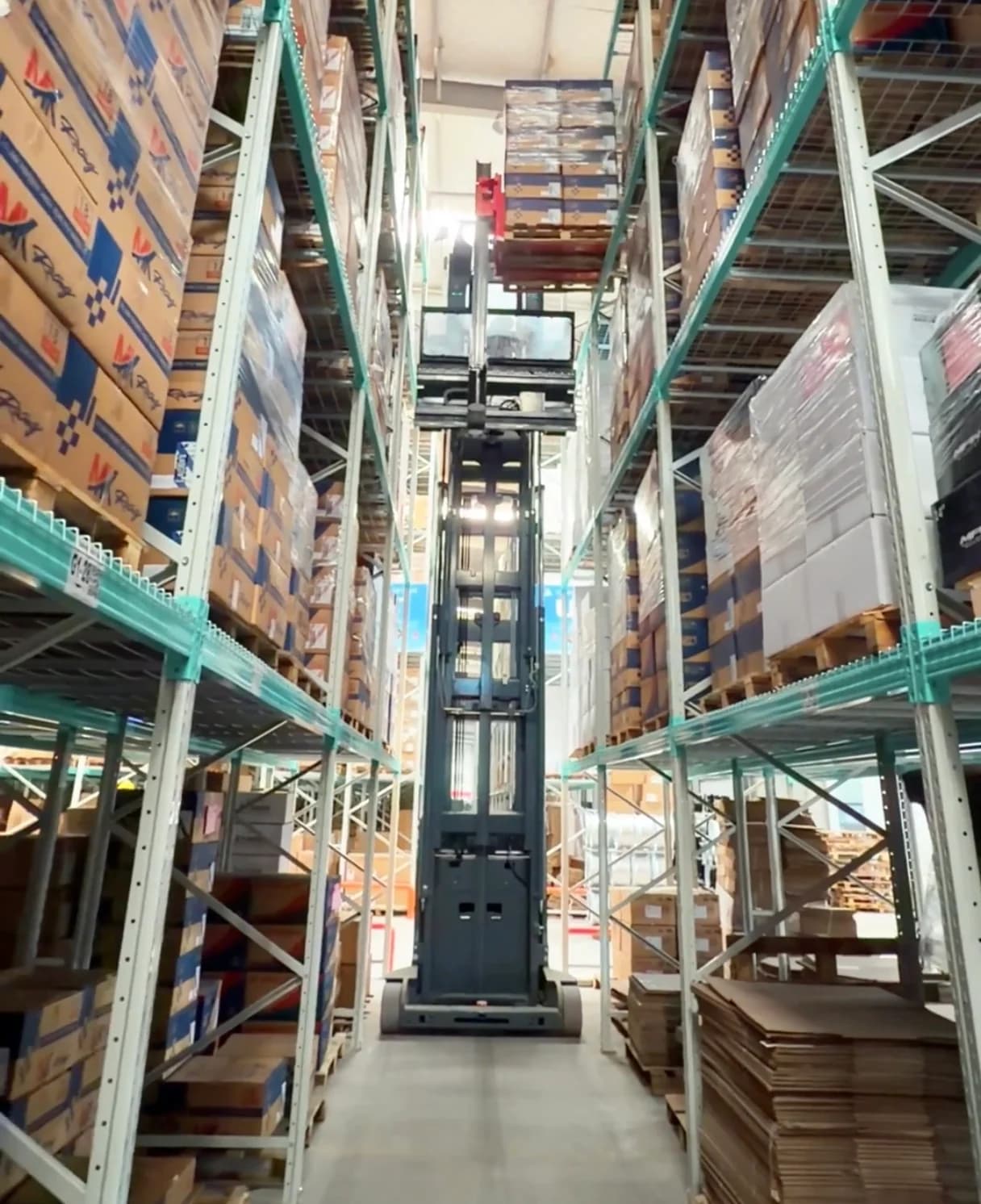 1.5 m guided aisle, both rack faces