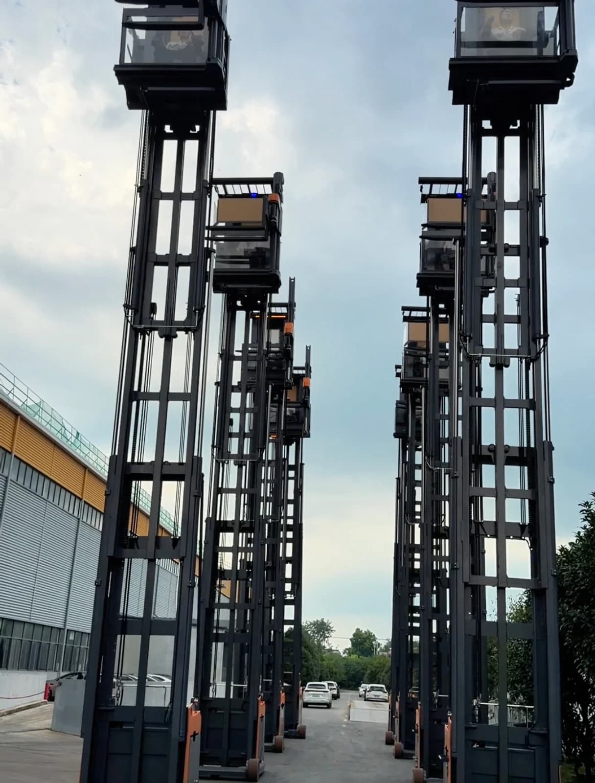 Masts up, ready to load